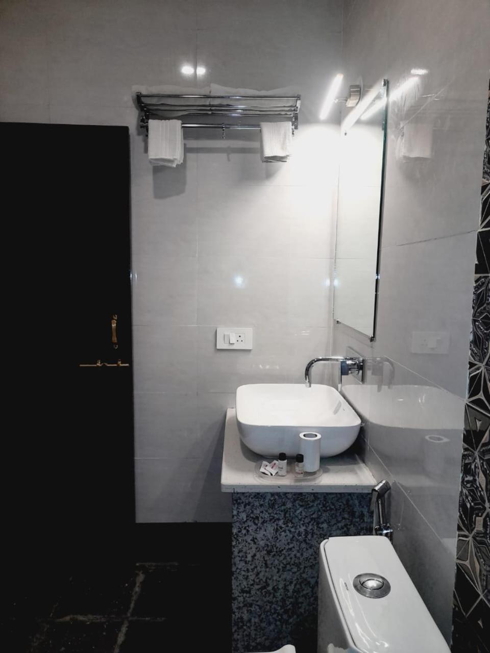 Hotel Sargam Sadan Удайпур Екстериор снимка