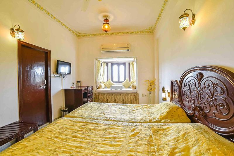 Hotel Sargam Sadan Удайпур Екстериор снимка