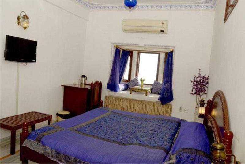 Hotel Sargam Sadan Удайпур Екстериор снимка